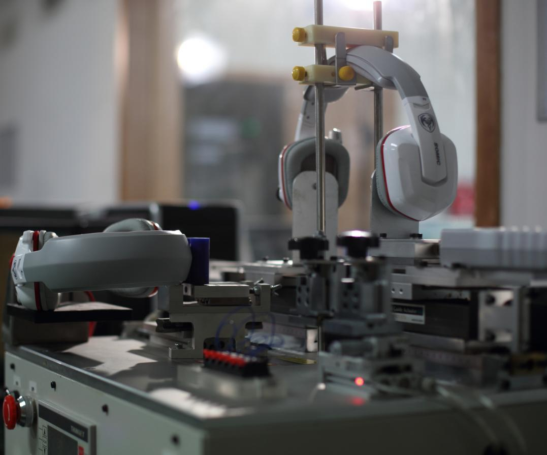Headset headband reliability testing equipment